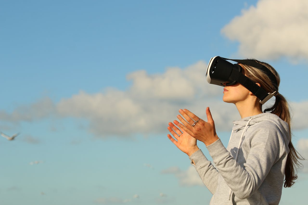 Augmented Reality in Everyday Experiences