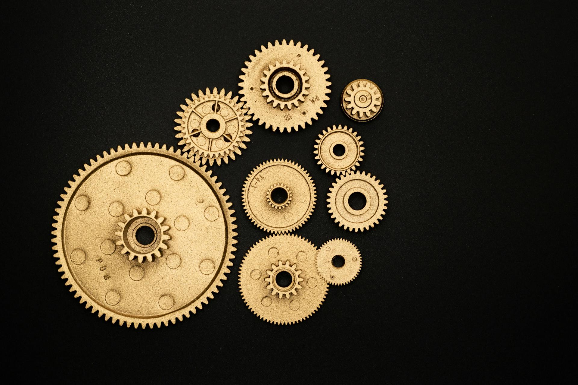 Icons representing payroll, time tracking, and HR integration