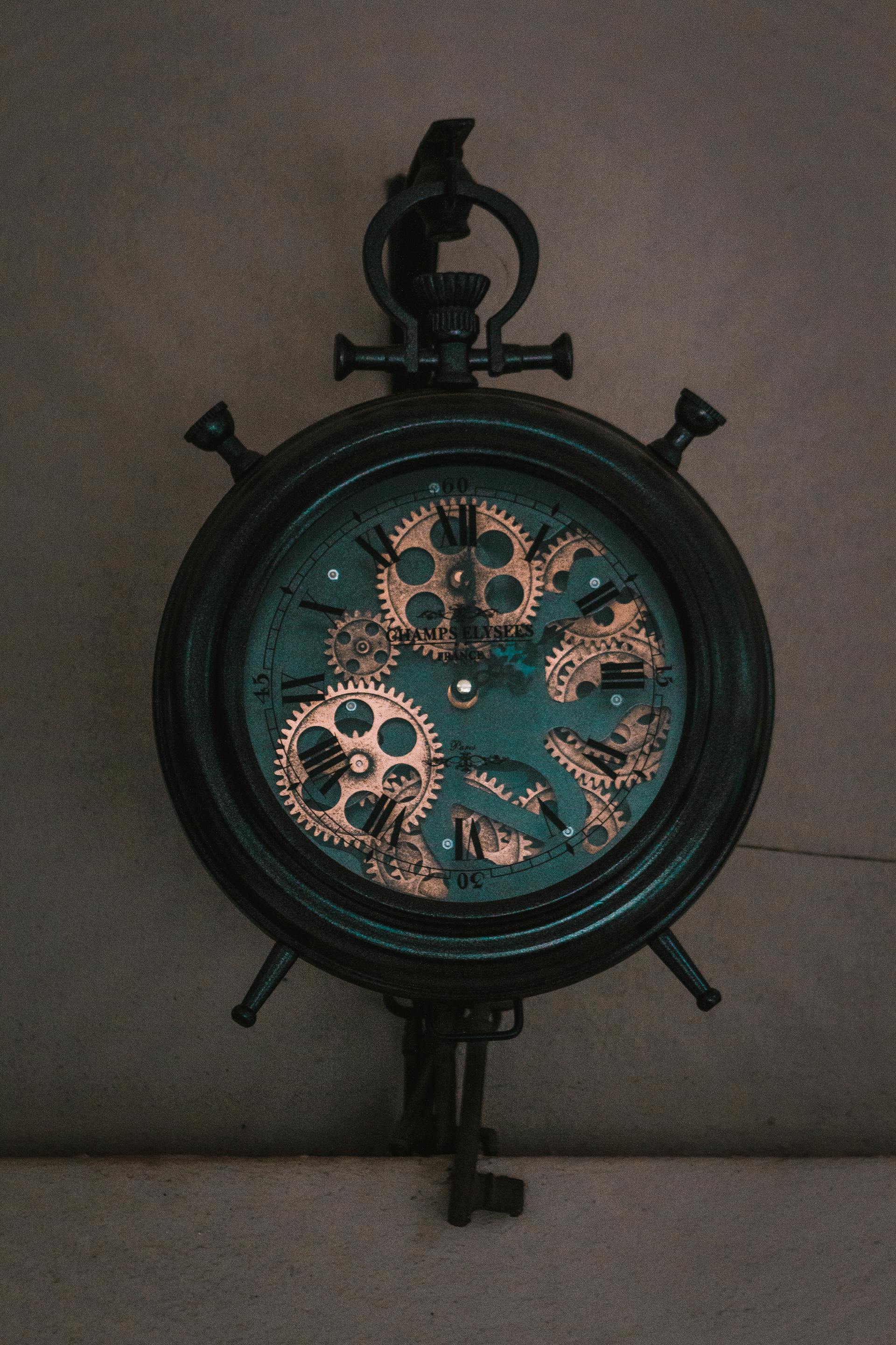 Clock and calendar icons representing time and attendance tracking
